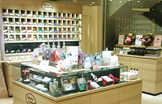 Savons Gemme 博多マルイ店 Savons Gemme 博多マルイ店